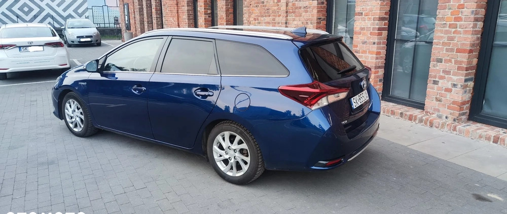 Toyota Auris cena 49500 przebieg: 296500, rok produkcji 2015 z Katowice małe 172